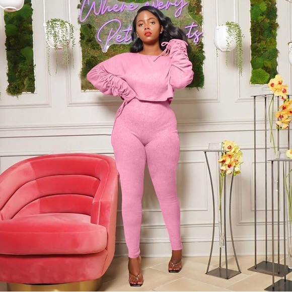 Pink Ribbed 2 Piece Set Ruched Sleeve Crop Top and Long Pants Workout Set - Picture 3 of 7